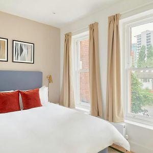 Kamer met een Queen Size Bed